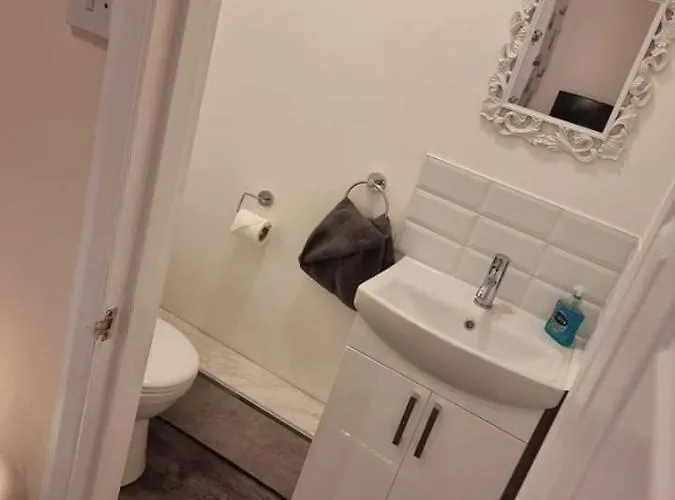 Centre, Cute Victorian House. * Carlisle (Cumbria)